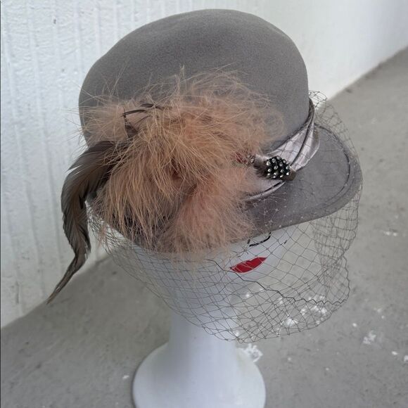 Miss Bierrer vintage hat main image 7